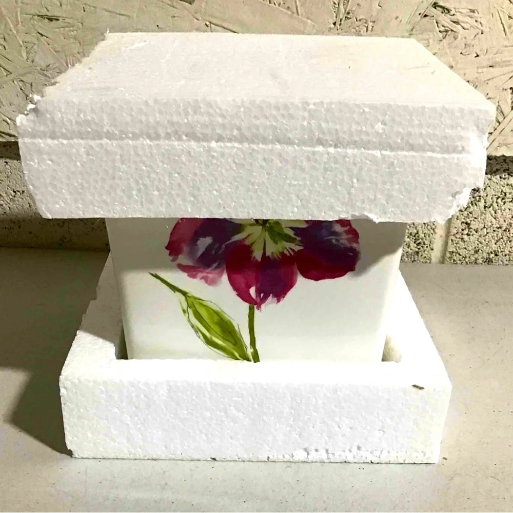 Floral Ceramic Tissue Cover with Pink Flower Design NIB